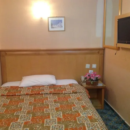 Yalta Hotel